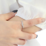 Women's Single-row Diamond Knotted Ring